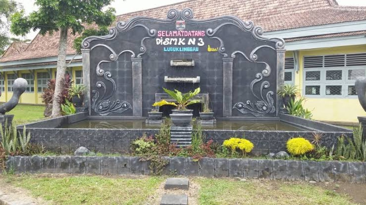 Kepala SMKN 3 Kota Lubuklinggau Enggan Berikan Jawaban Atas Penggunaan Dana BOS Tahun 2022