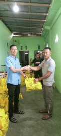 Peduli Terhadap Sesama, Lily Maddari Berikan Bantuan kepada Korban Banjir di Musi Rawas