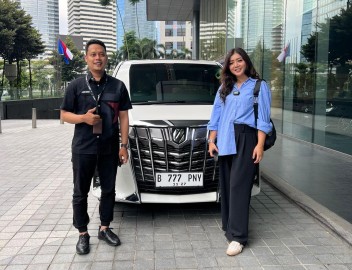 Polisi Cegat Alphard Selebgram Pratiwi Novianti di Tol Pemalang