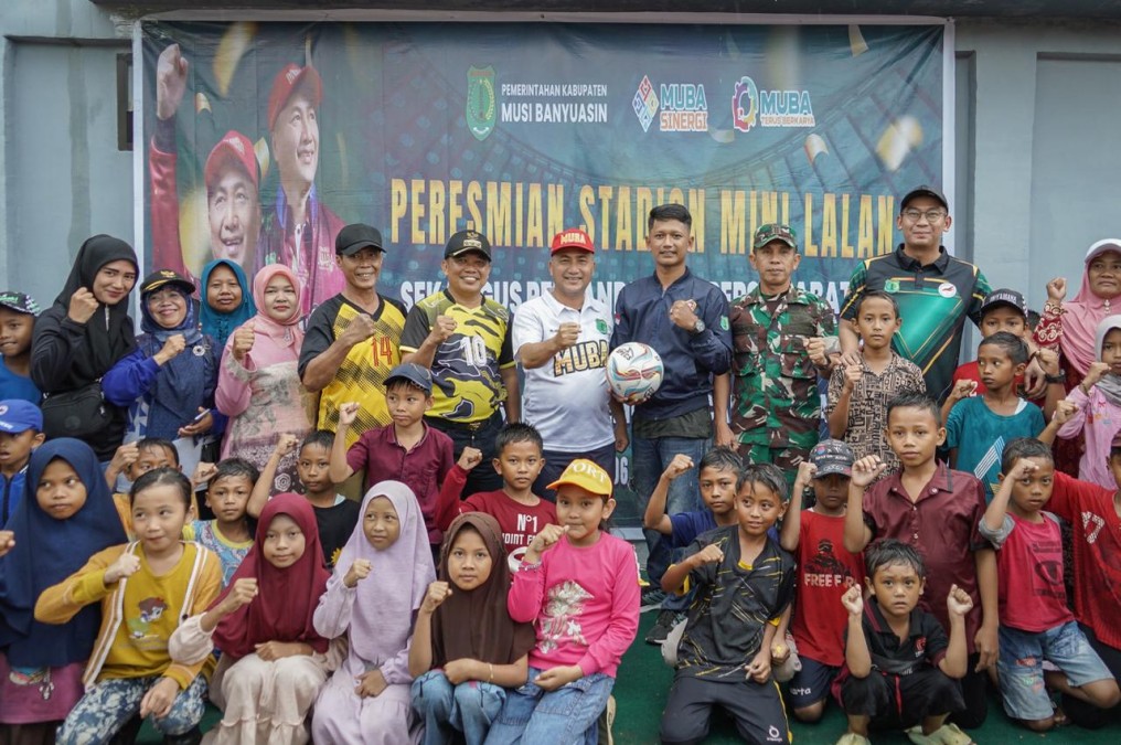 Pj Bupati Apriyadi Bangunkan Stadion Mini di Lalan, Disambut Antusias Warga