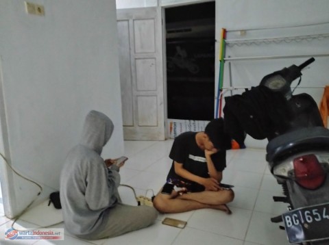 Sabtu Malam Heboh, Duda dan Gadis Digerebek Warga di Griya Fatmawati