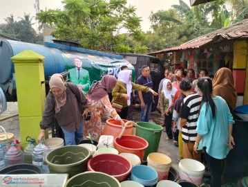Warga Muara Enim Lubuklinggau Sambut Hangat Bantuan Air Bersih dari Muhaimin Iskandar